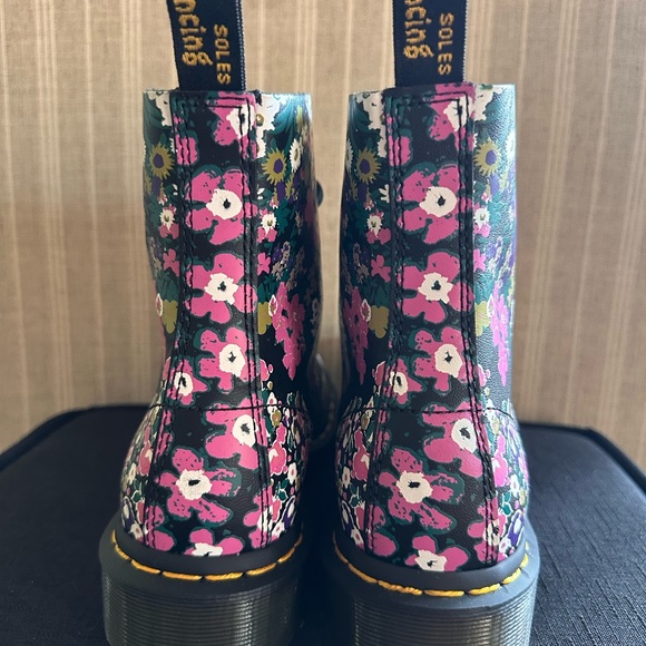 1460 Pascal Dr Marten Boots, Brand New size 8US, 39EU - Picture 4 of 15